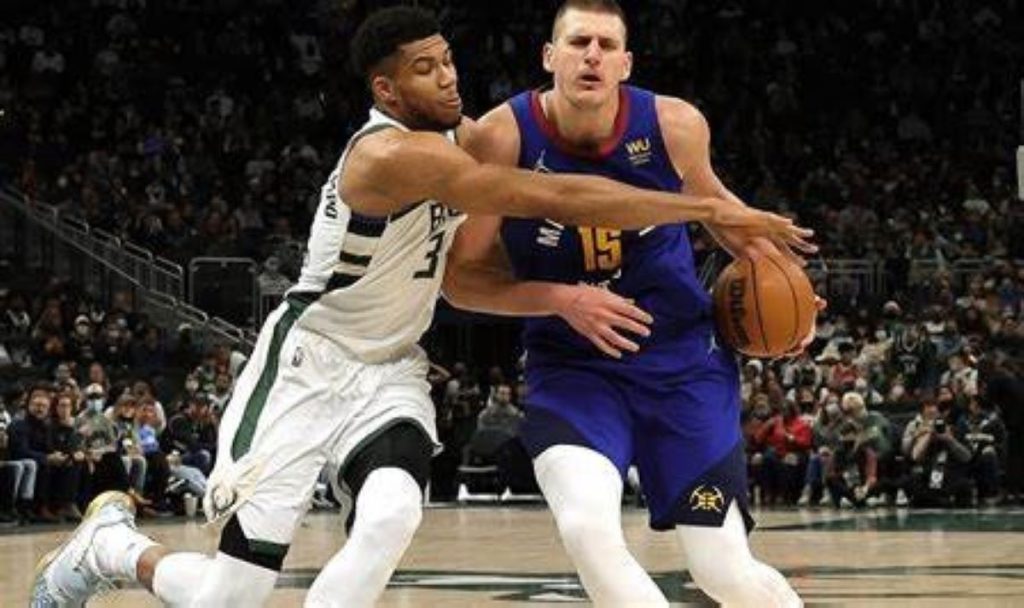 Jokic y Antetokounmpo