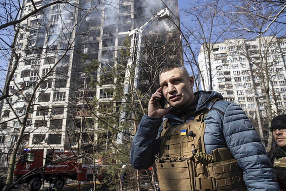 Kiev afirma haber golpeado con drones dos depósitos de petróleo rusos en ataque nocturno