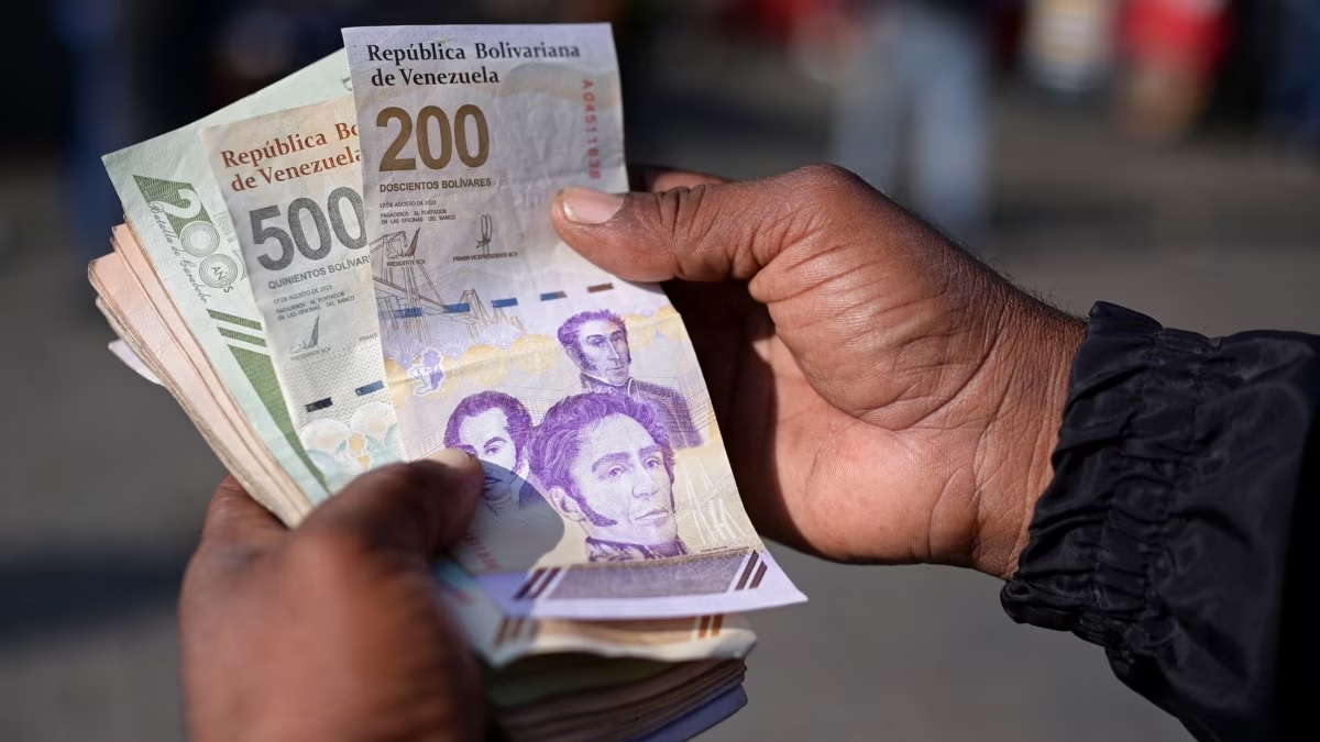 El bolívar comenzó el año en caída frente al dólar
