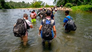 El flujo de migrantes por el Darién cae un 94 % en enero, marcando una baja histórica