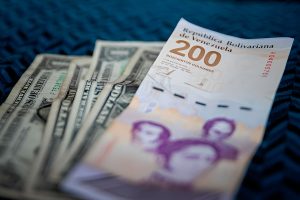 dólares bolívares
