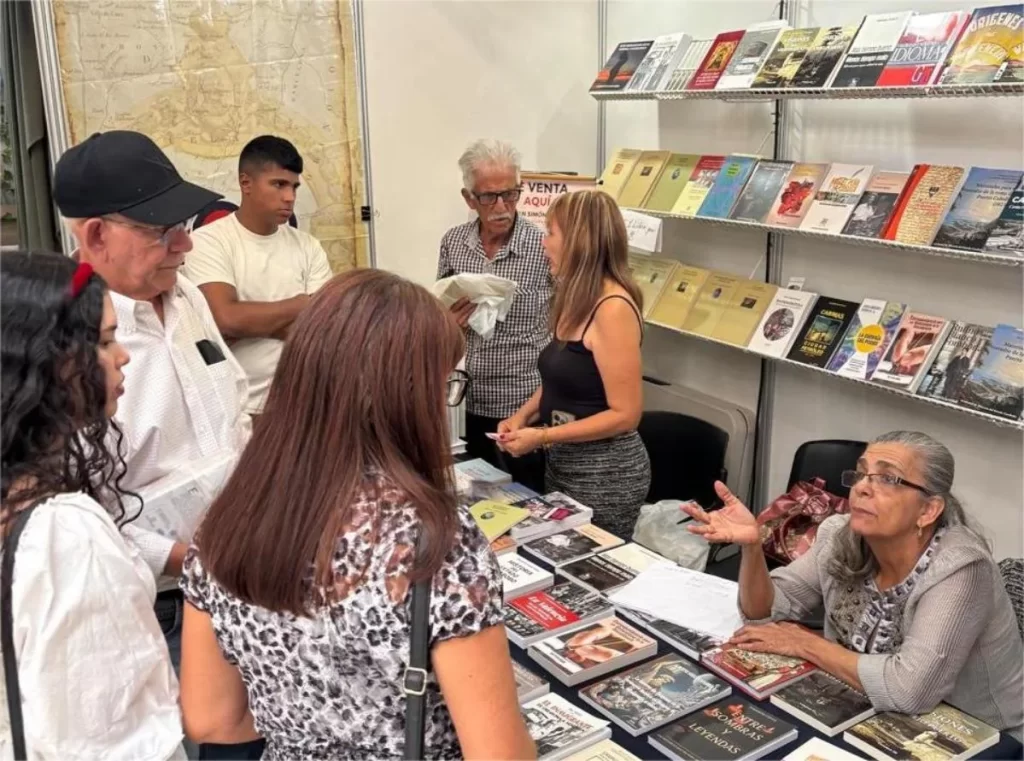 Academia de la historia estuvo presente en Filuc