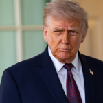 Trump dice que EEUU investiga si Irán tiene drones almacenados en Cuba