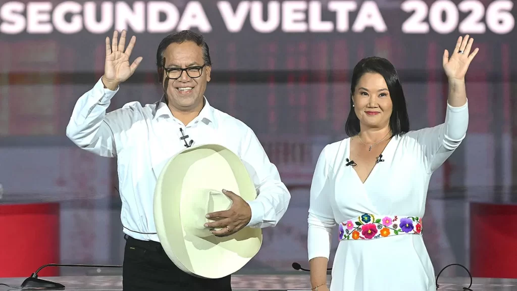 Comienza en Perú la votación de la segunda vuelta presidencial entre Fujimori y Sánchez