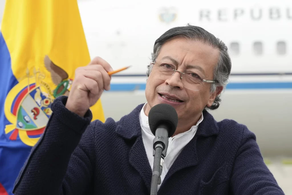 Petro insiste en prohibir el uso de instalaciones militares para la posesión de Abelardo de la Espriella