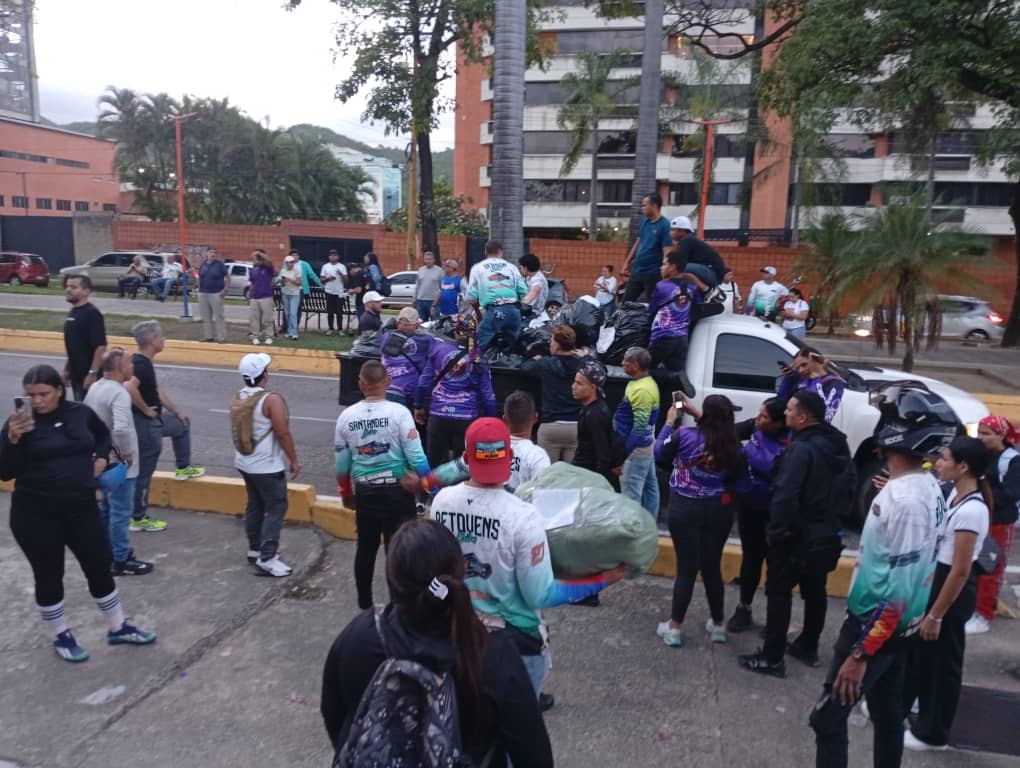 Vente Valencia envió más de 170 vehículos de ayuda a zonas afectadas por terremotos