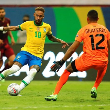 Neymar Jr. durante el duelo entre Brasil y Venezuela. / Foto EFE