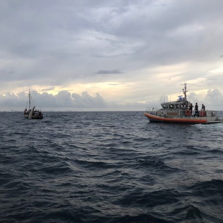 EE.UU. intercepta a un centenar de haitíanos en las costas de Florida