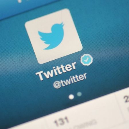 Turquía multa a Twitter por no eliminar contenido