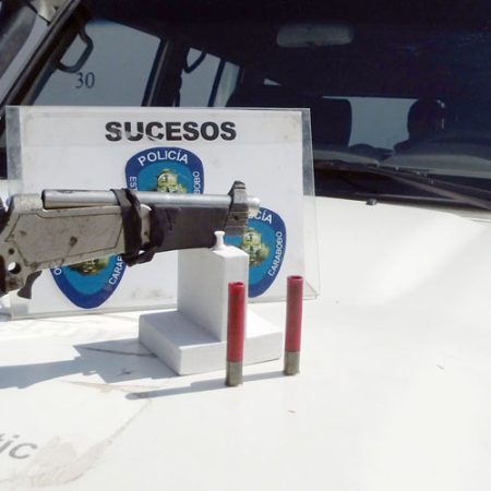 Policía incautó escopeta y presunta droga en Los Guayos