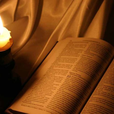 Traducen Biblia a versión moderna de lengua esquimal