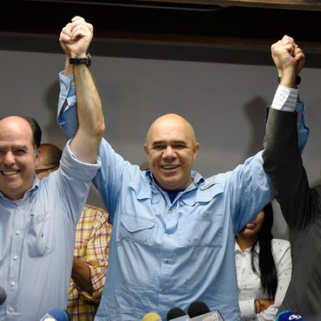 Oposición y oficialismo marcharán el día de instalación de parlamento