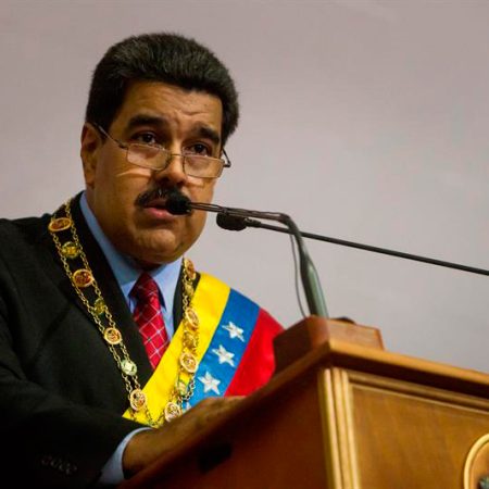 Maduro: Tendrán que derrocarme para aprobar una ley de privatización