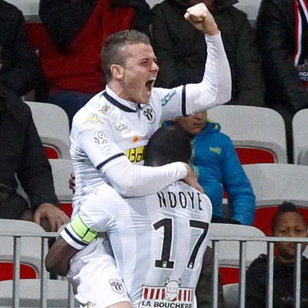 Angers venció 3-0 al Mónaco en la liga francesa