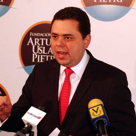 Ecarri denuncia presunta fuga de 3 millardos de dólares a Suiza