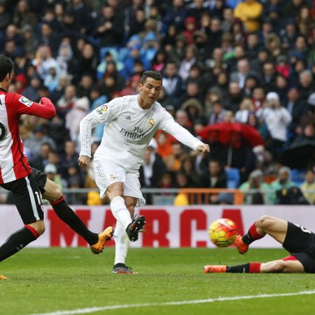 Real Madrid vence al Bilbao y se puso a un punto del Barcelona