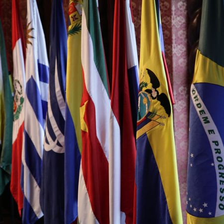 Unasur desaprobó medidas de EE UU contra Venezuela