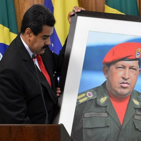 1539180930-nicolas-maduro-anuncia-filmaran-serie-television-pelicula-hugo-chavez-20