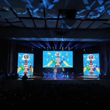 La actriz Dora Mazzone y el comediante Ricardo Del Búfalo durante el lanzamiento del Polarfest 2021