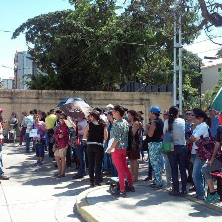Vecinos proponen organización para compra de productos regulados.  (Foto referencial)