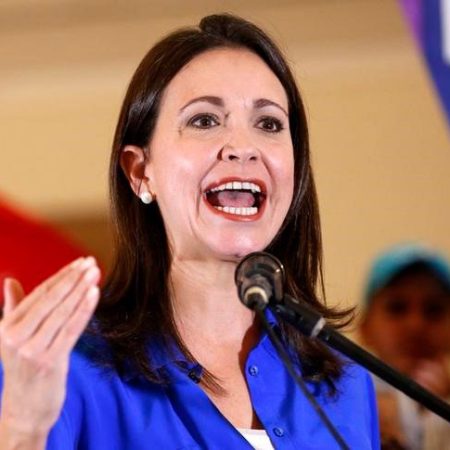 Machado aseguró que Maduro mínimo tiene doble nacionalidad