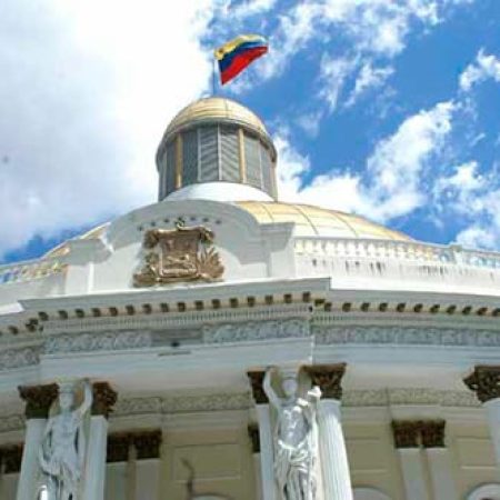 Nuevo Parlamento será escenario para diálogo en Venezuela