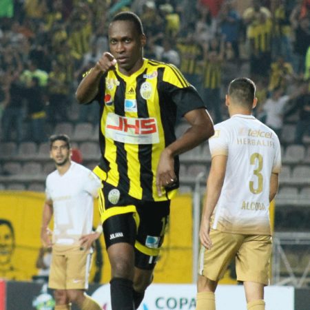 Deportivo Táchira picó adelante ante Pumas con gol de Mosquera