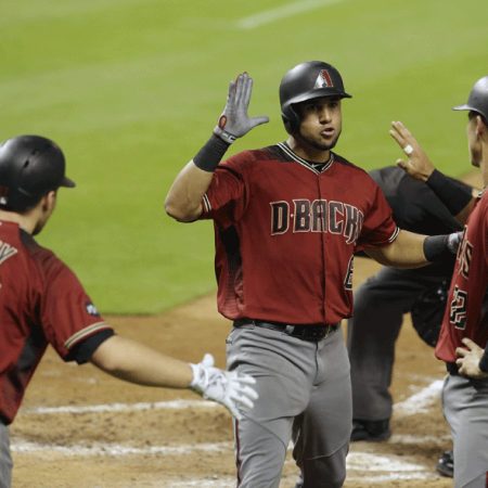 Peralta sacó el tercero en causa perdida de Arizona