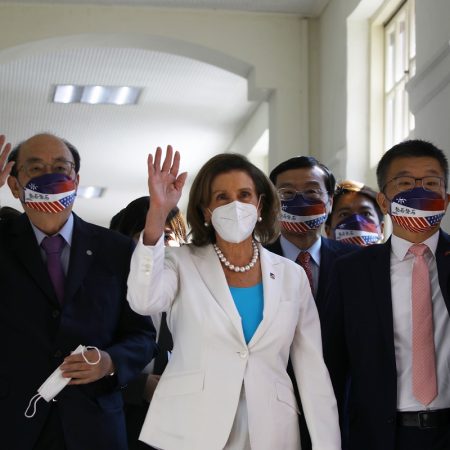 Pelosi inicia agenda en Taiwán con una visita al Legislativo