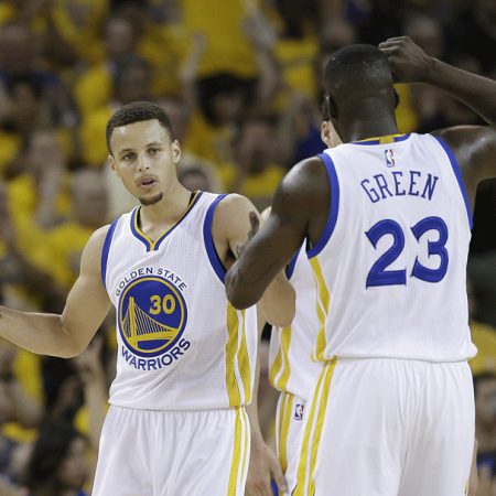 Warriors tomó desquite con un brillante Curry