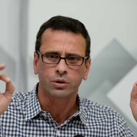 Capriles: la solución a la crisis es el revocatorio