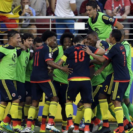 Colombia venció 2-0 a Estados Unidos en el choque inaugural