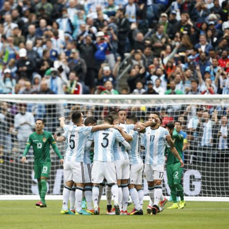 Argentina cerró invicta sin despeinarse y será el rival de Venezuela