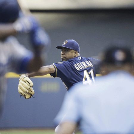 Cerveceros blanqueó a Dodgers con joya de Junior Guerra