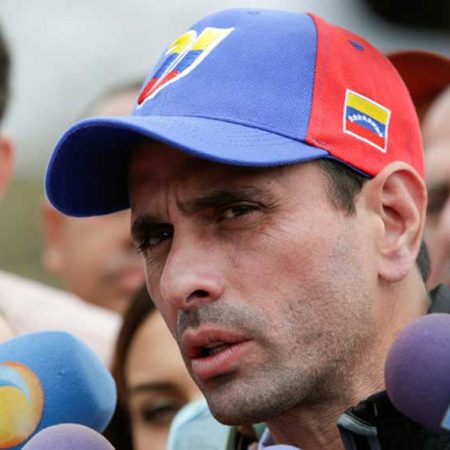 Capriles pidió a opositores en el exterior marchar en septiembre