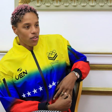 Nicolás Maduro se reúne con la campeona olímpica Yulimar Rojas