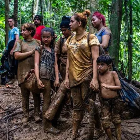 Venezolanos en la selva de Darién/ Foto The News York Times