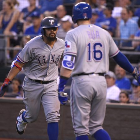 Odor la sacó para apoyar a Hamels en blanqueo de Texas