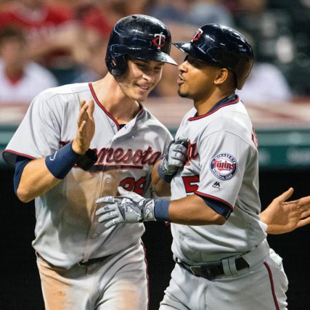 Eduardo Escobar y Mellizos castigaron a Carlos Carrasco