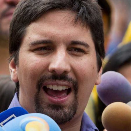 Diputado Guevara niega encuentro con Torrijos