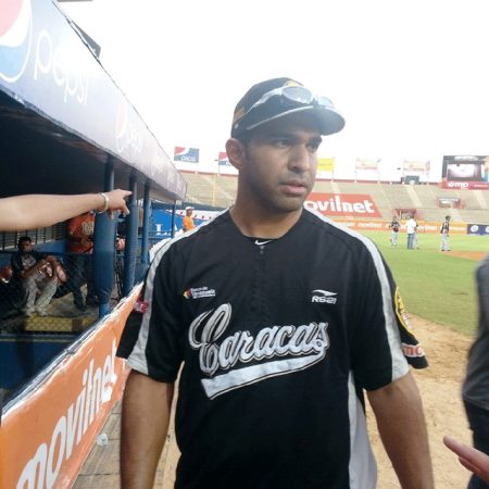 Fernando Nieve busca recuperar el tiempo perdido con Leones