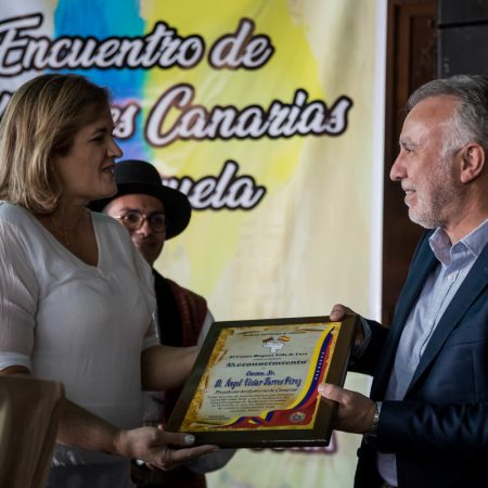 Presidente de Canarias cierra su visita a Venezuela con compromisos de más ayuda