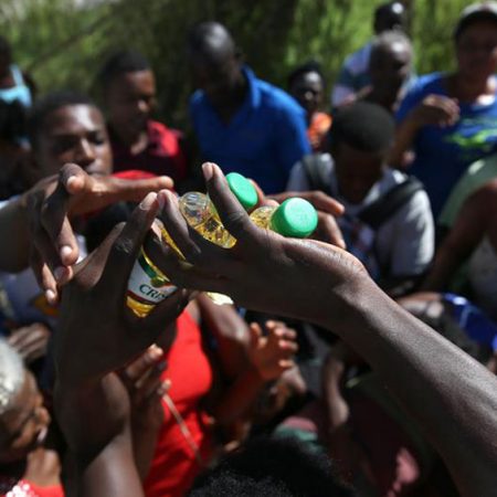 Miles de haitianos permanecen en albergues con escasa ayuda