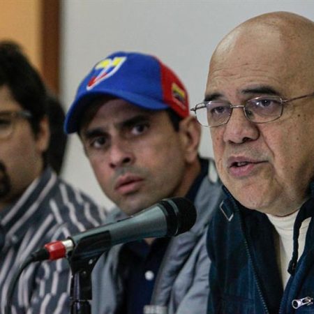 Venezolanos divididos ante paro mientras el diálogo se concreta en Caracas