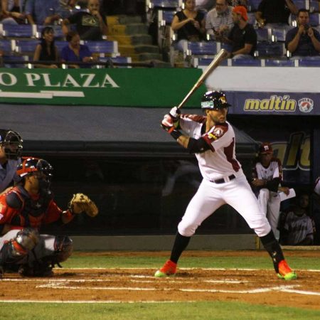 La “Nave” venció a Tigres para cerrar la semana con registro nivelado