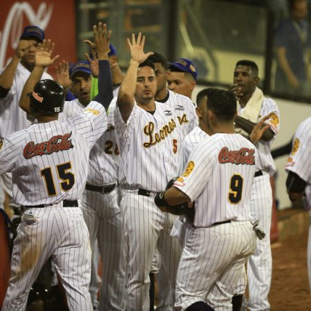 Leones se sacudió la mala racha blanqueando a Tigres