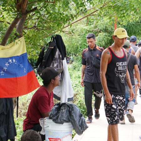Venezolanos quedan a la deriva en el sur mexicano por nuevo plan migratorio