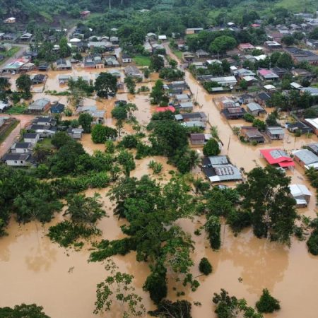 Inundaciones continúan causando estragos en la frontera de Brasil con Perú y Bolivia