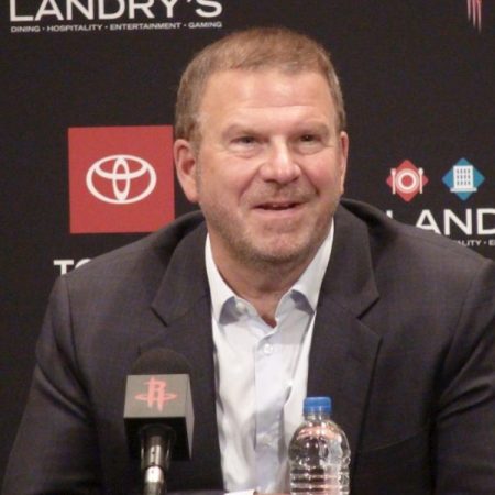 Tilman Fertitta, propietario de los Houston Rockets (Foto Archivo)