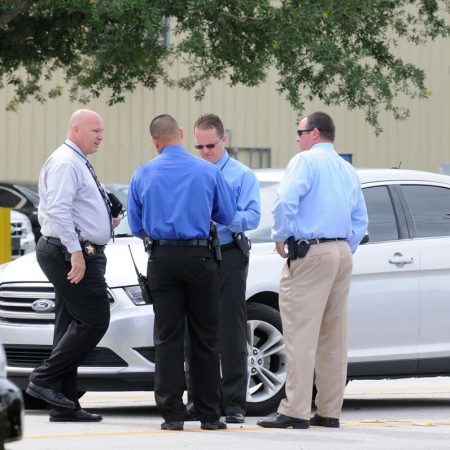 Investigan misteriosa muerte de una familia en la ciudad de Orlando en Florida